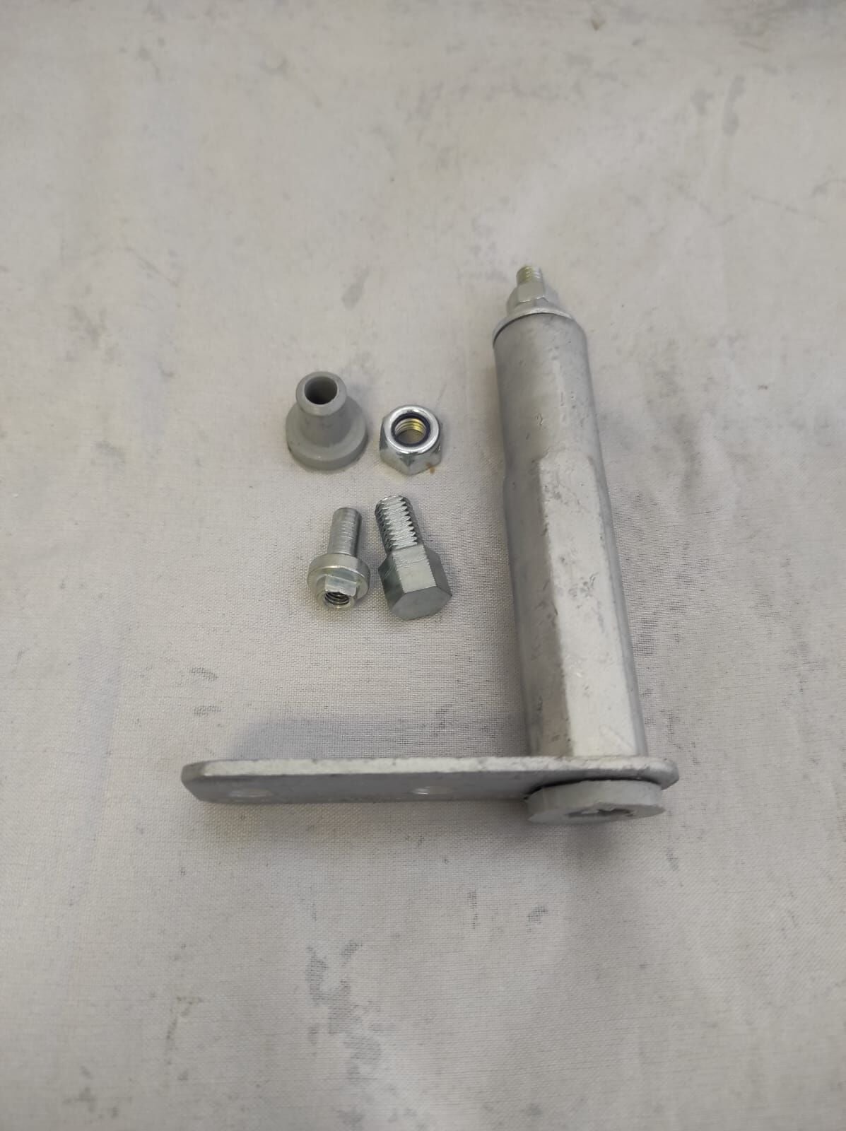 İLERİ BUZDOLAP MENTEŞESİ