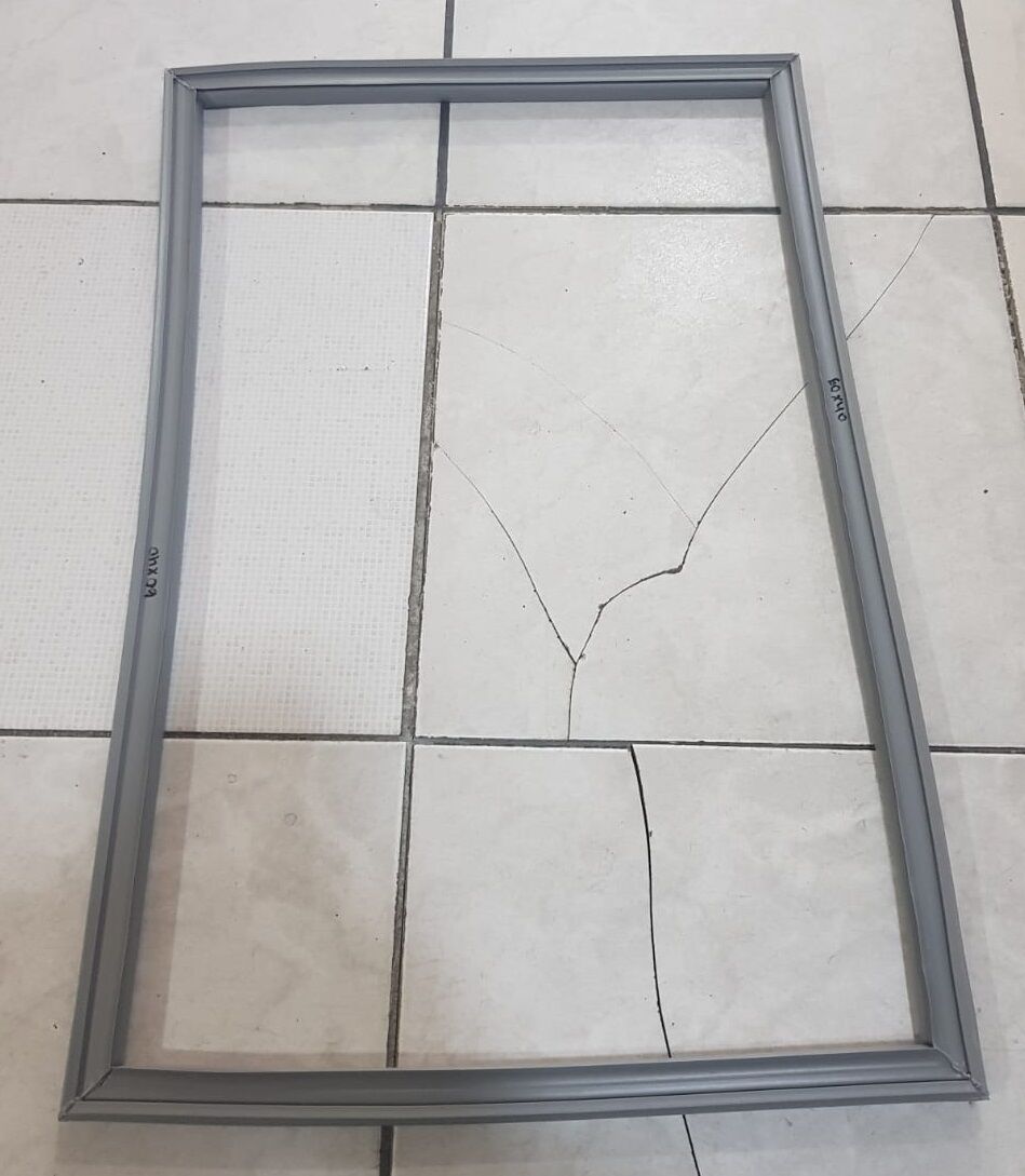 406x590 MM MANYETİK CONTA GEÇMELİ