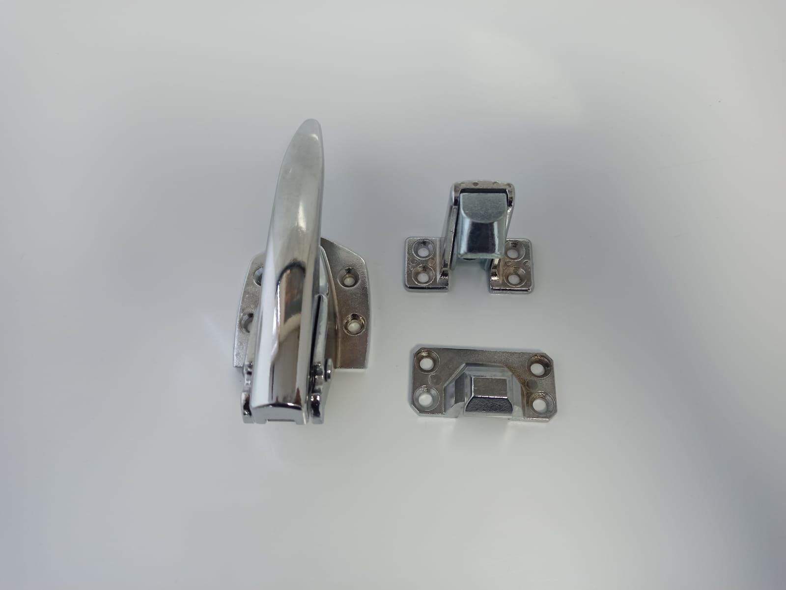 İ-06 ENDUSTRİYEL FIRIN VE BUZDOLAP KİLİT