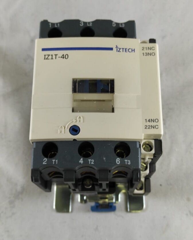 KONTAKTÖR 40 A 3P 1 NO + 1 NC 220V 50Hz